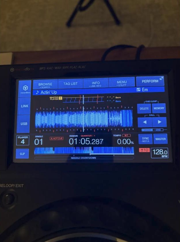 The reference: my XDJ-1000MK2 as player 4, synced to a master